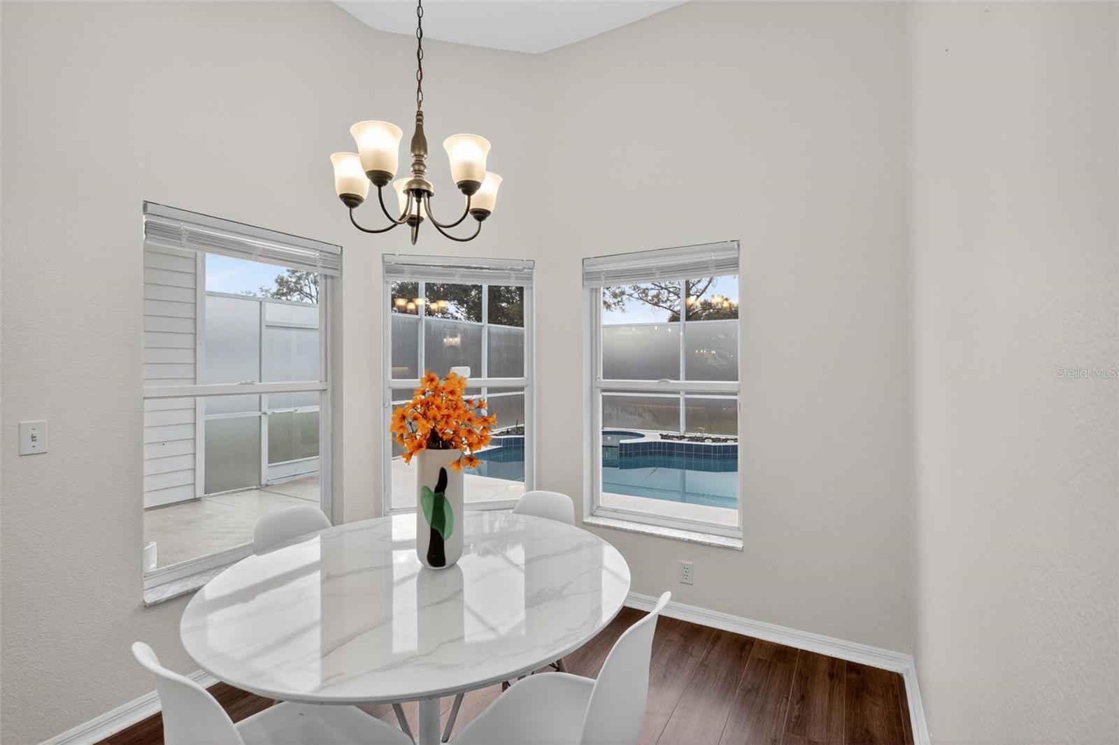 Image 26 of 47 For 212 Lytton Circle