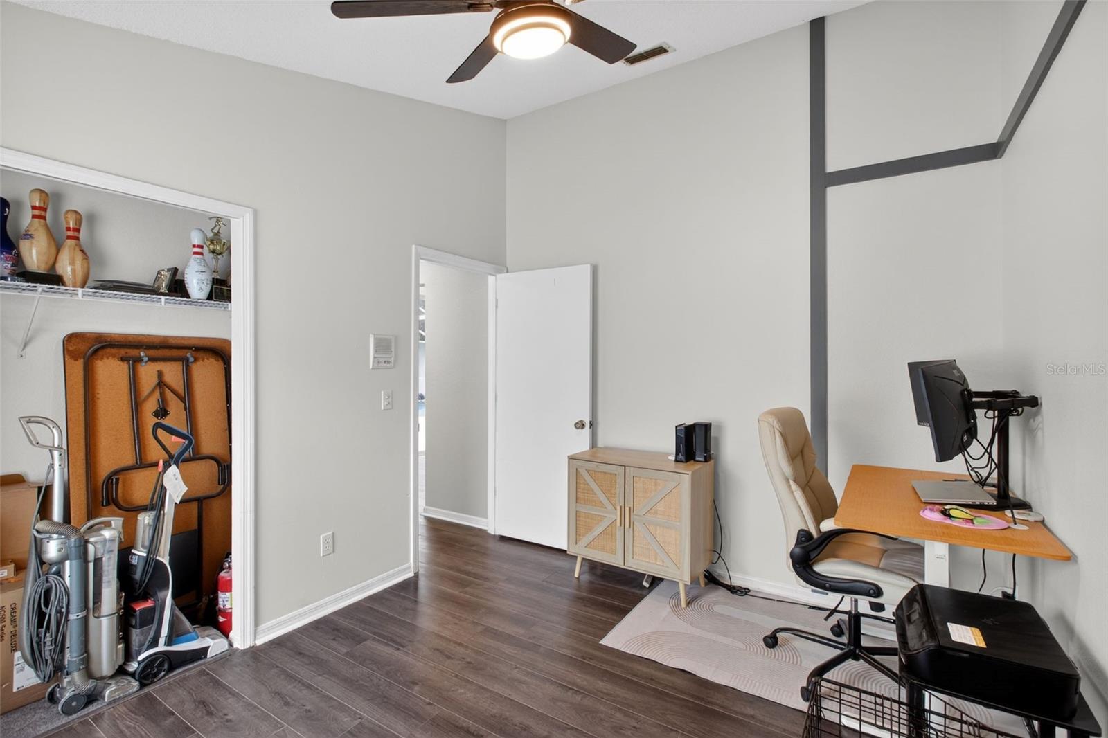 Image 27 of 47 For 212 Lytton Circle