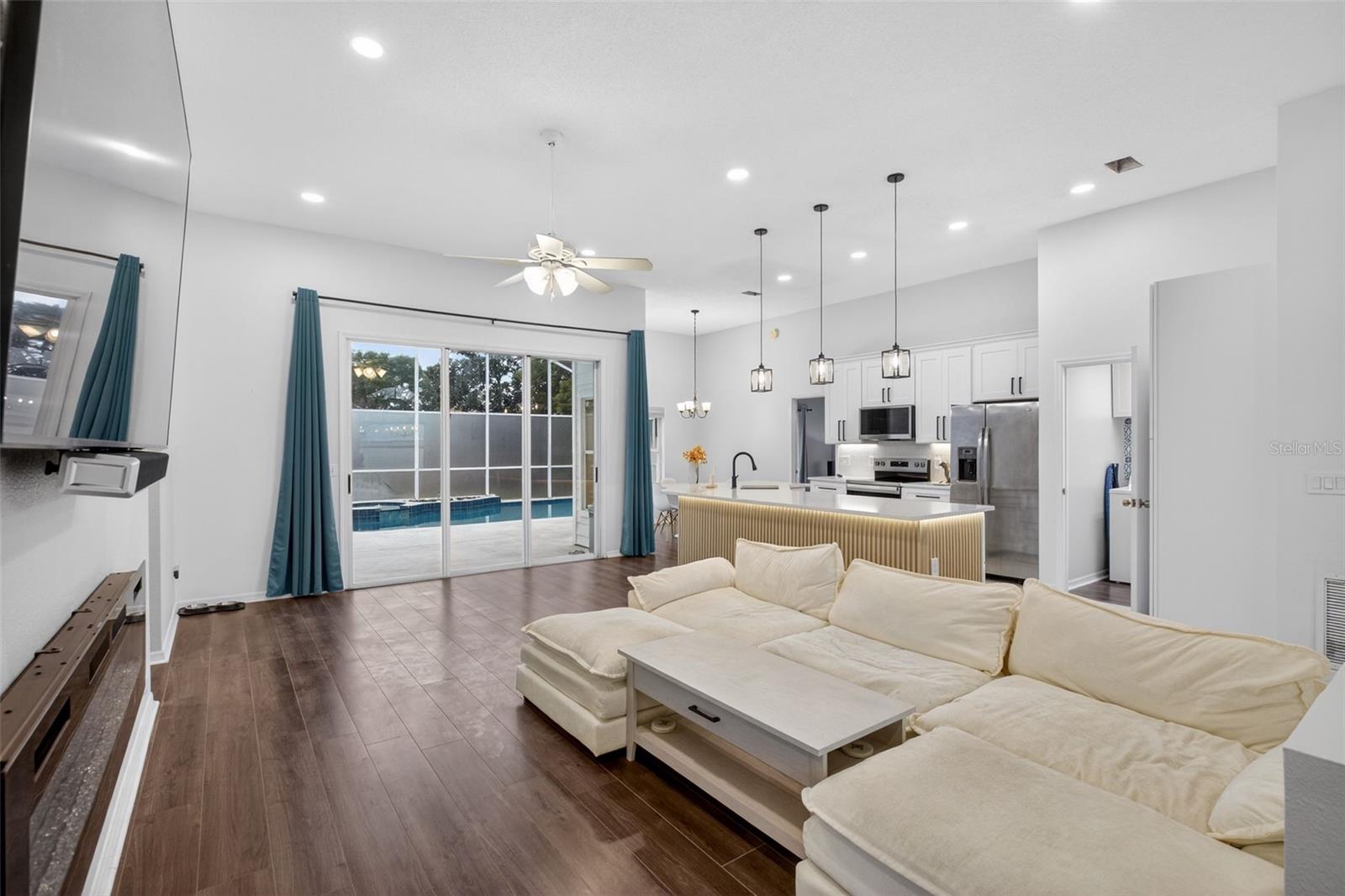 Image 7 of 47 For 212 Lytton Circle