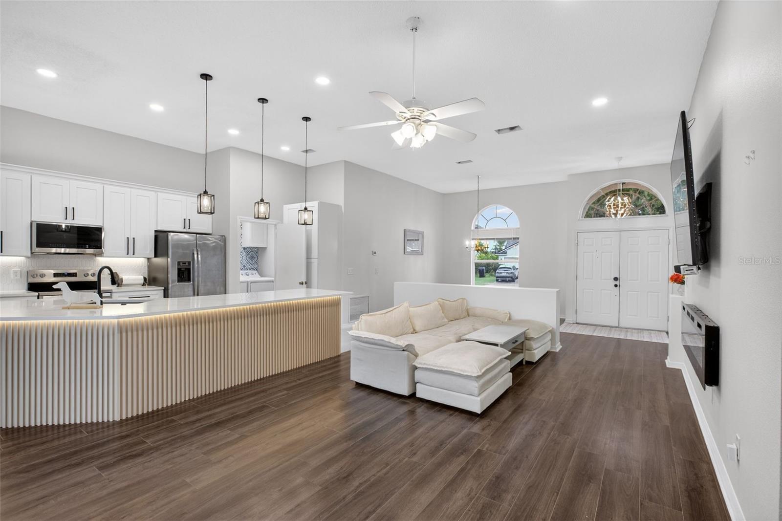 Image 9 of 47 For 212 Lytton Circle