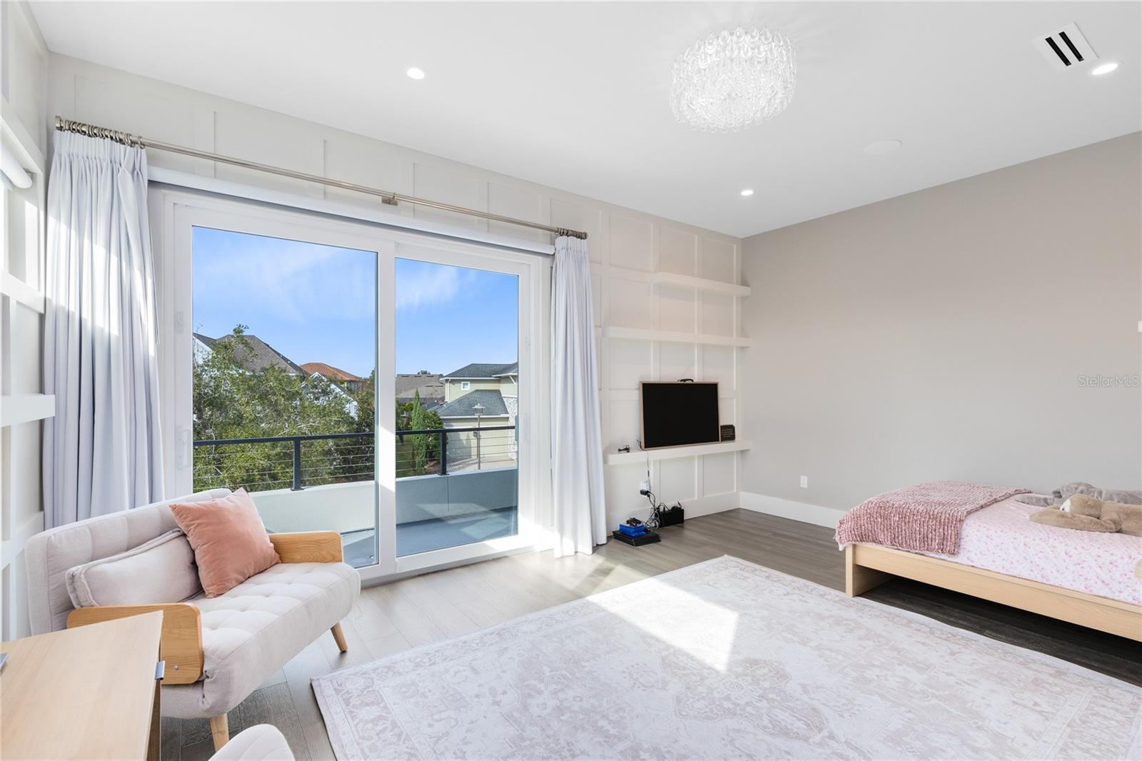 Image 44 of 82 For 9392 Dugard Court