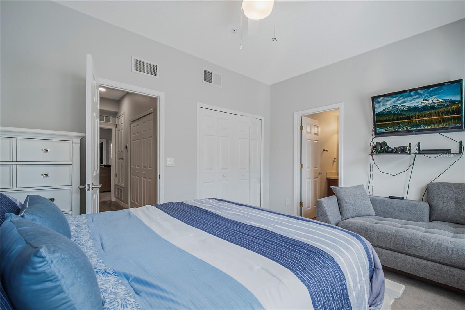 Image 39 of 59 For 4500 Virginia Drive