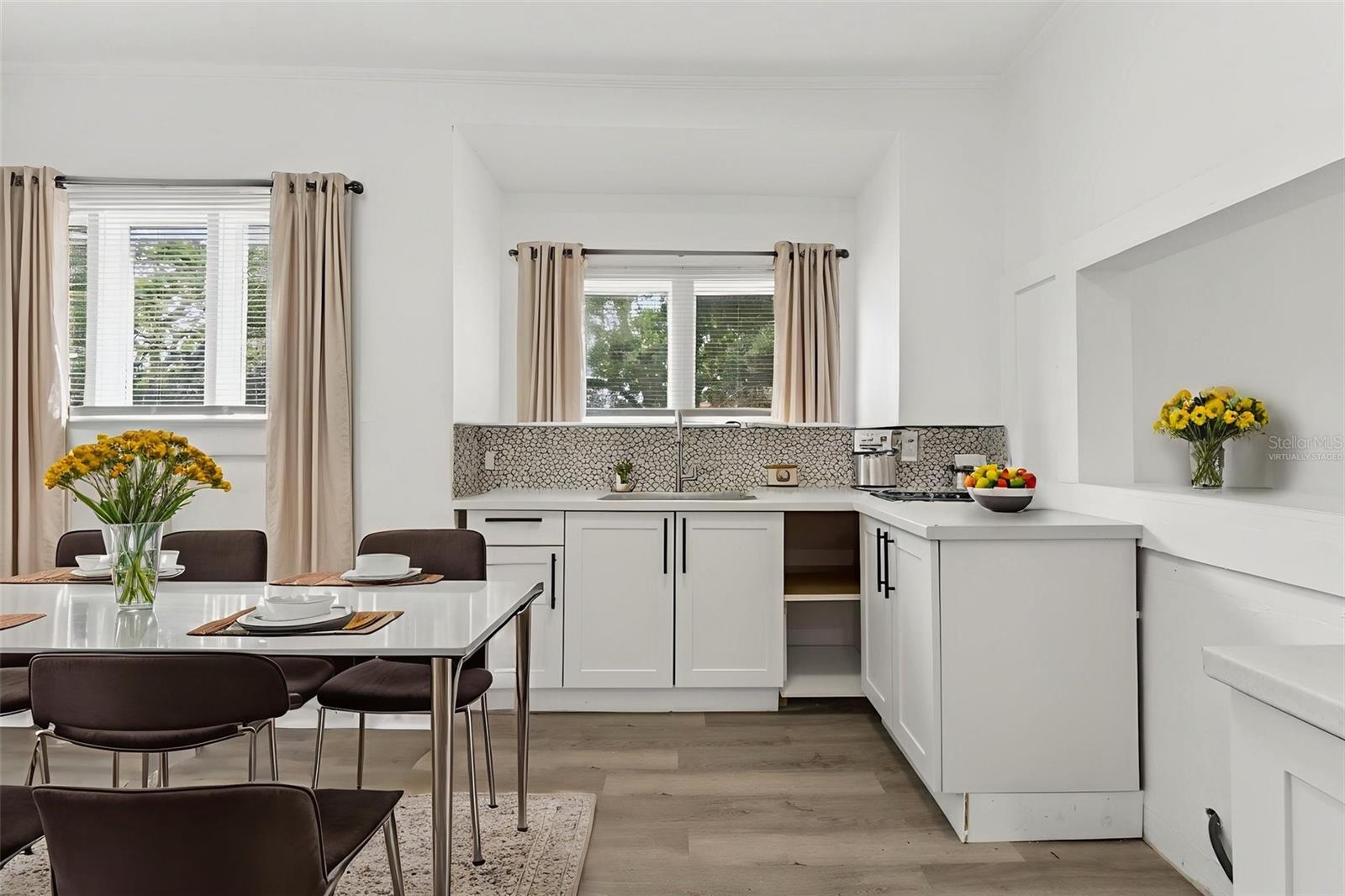 Image 45 of 87 For 98 Esther Street