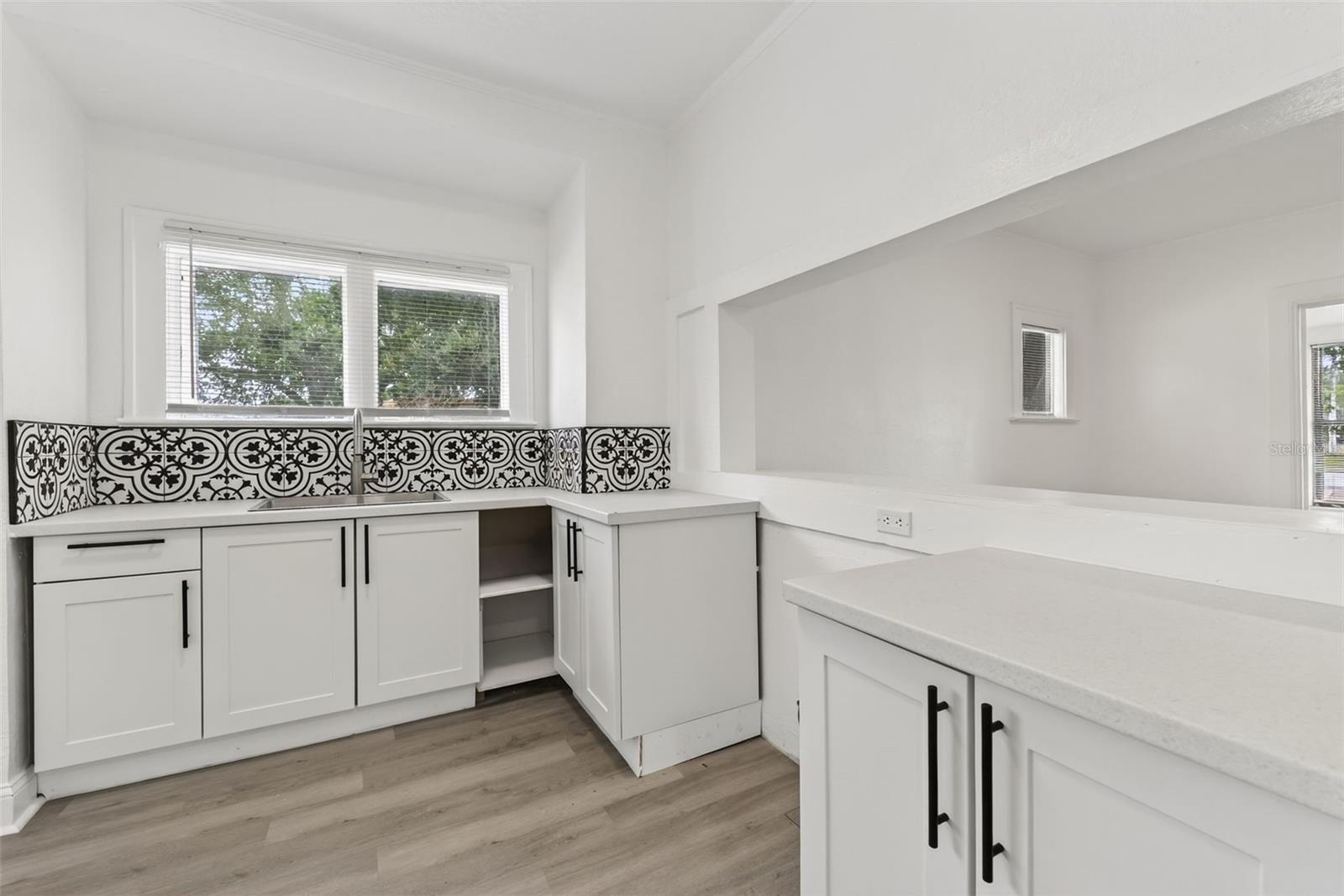 Image 46 of 87 For 98 Esther Street