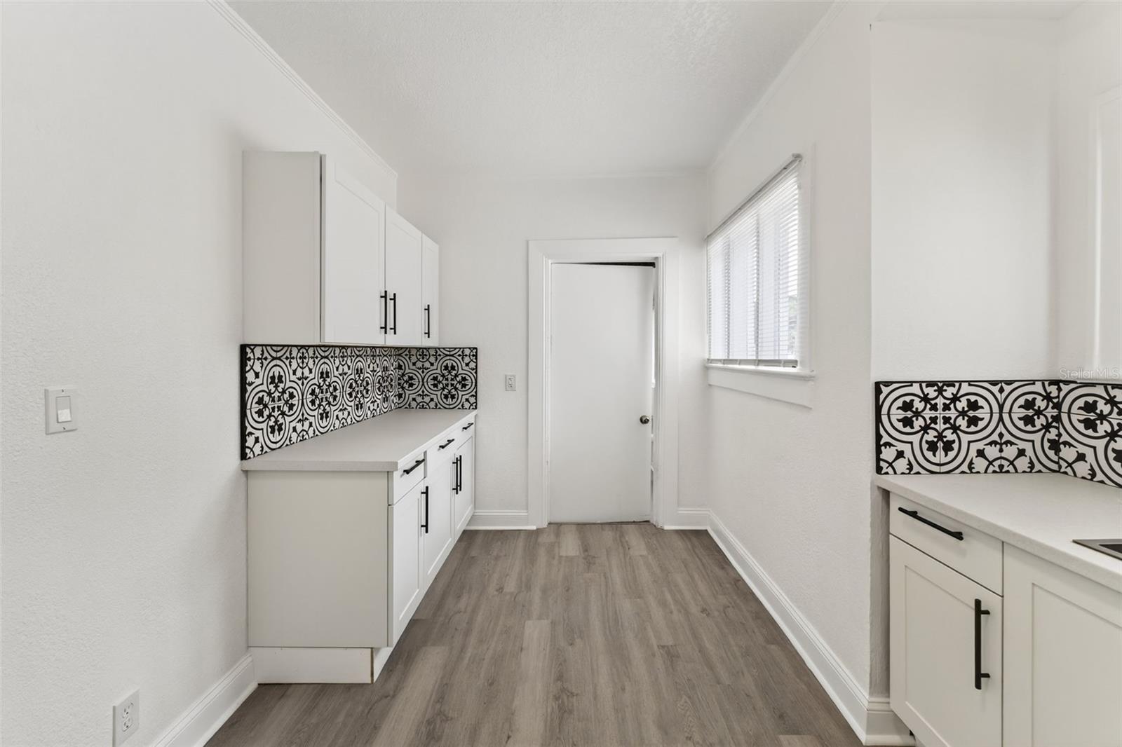 Image 48 of 87 For 98 Esther Street