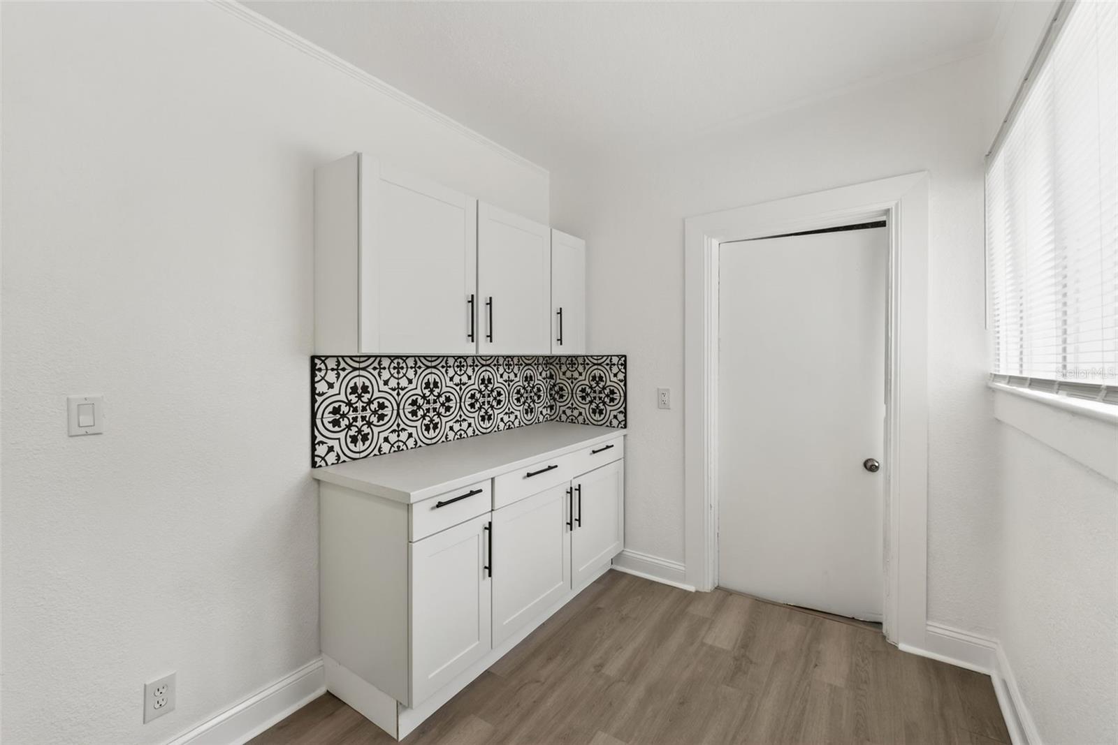 Image 50 of 87 For 98 Esther Street