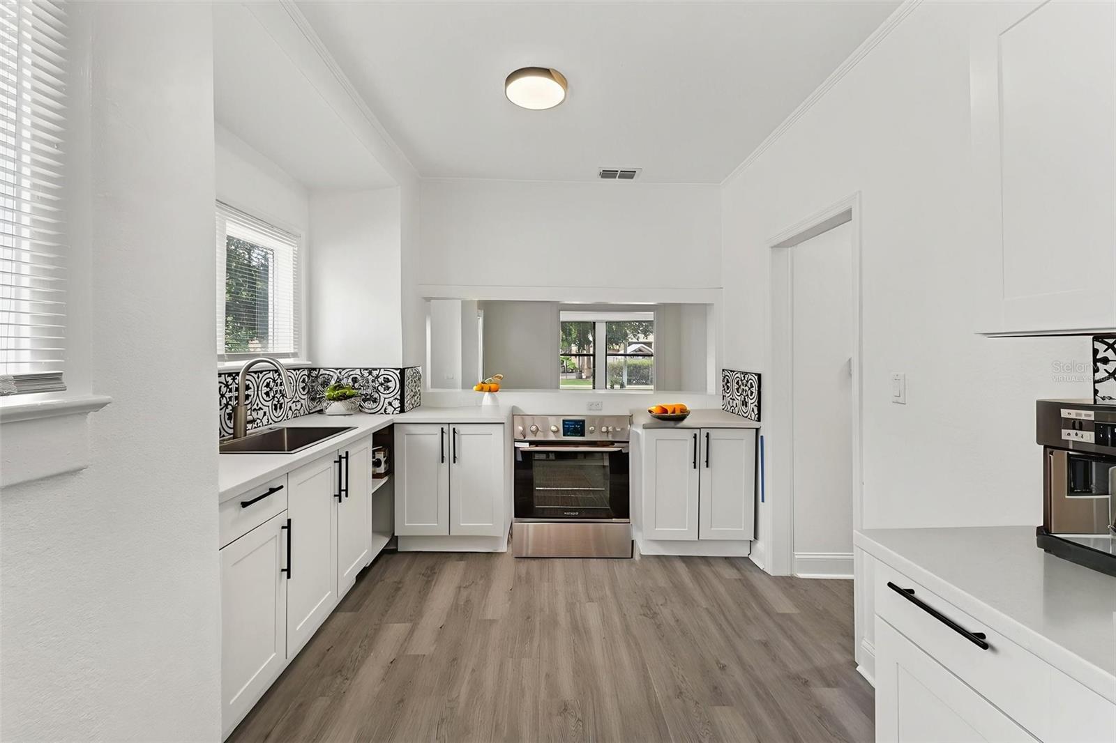 Image 53 of 87 For 98 Esther Street