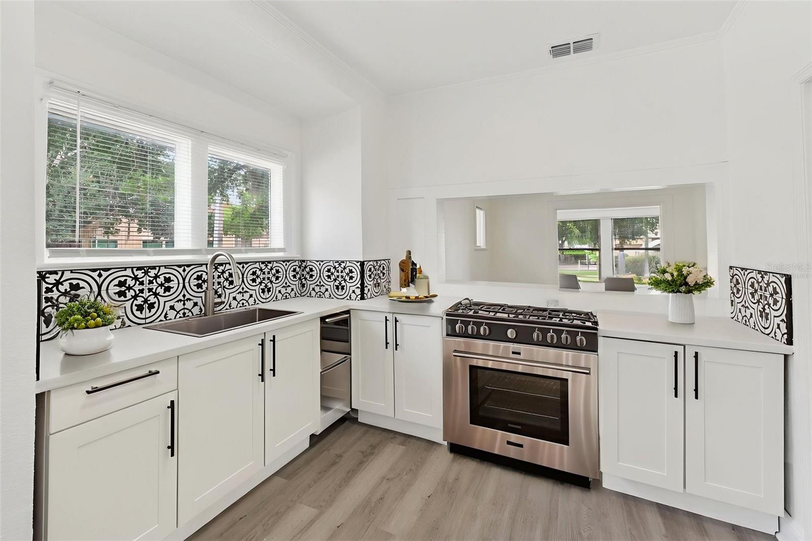 Image 55 of 87 For 98 Esther Street