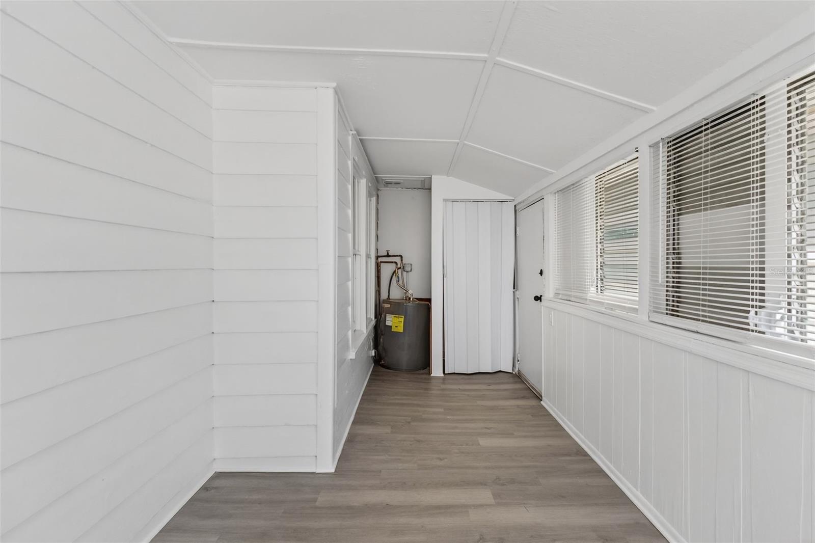 Image 60 of 87 For 98 Esther Street