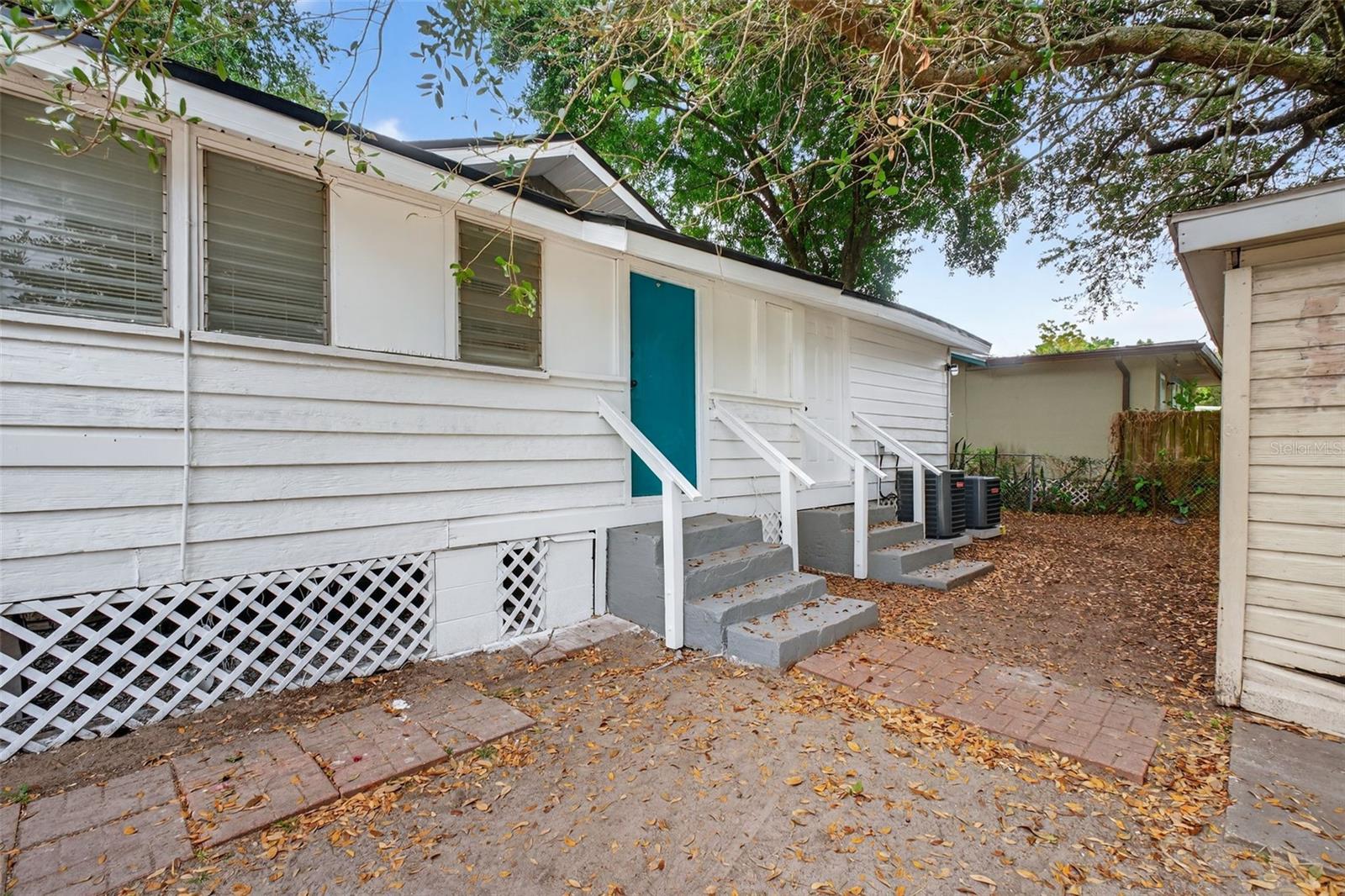 Image 65 of 87 For 98 Esther Street