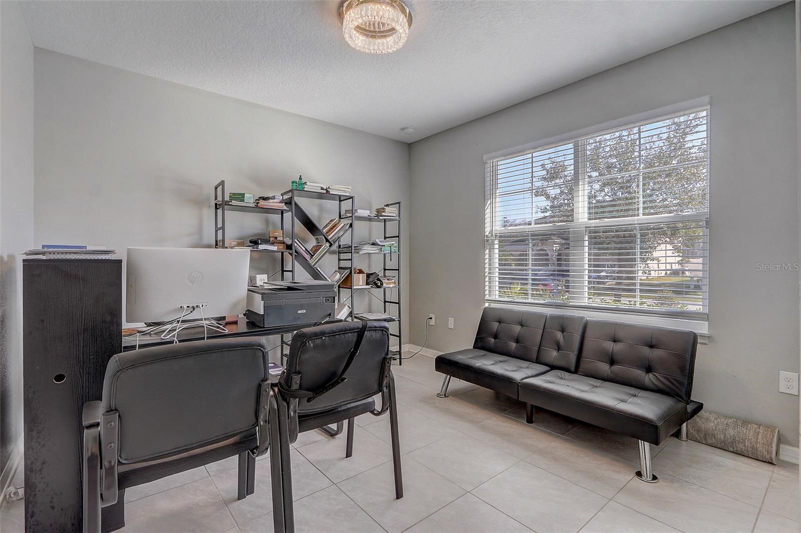 Image 11 of 30 For 4957 Castle Street E