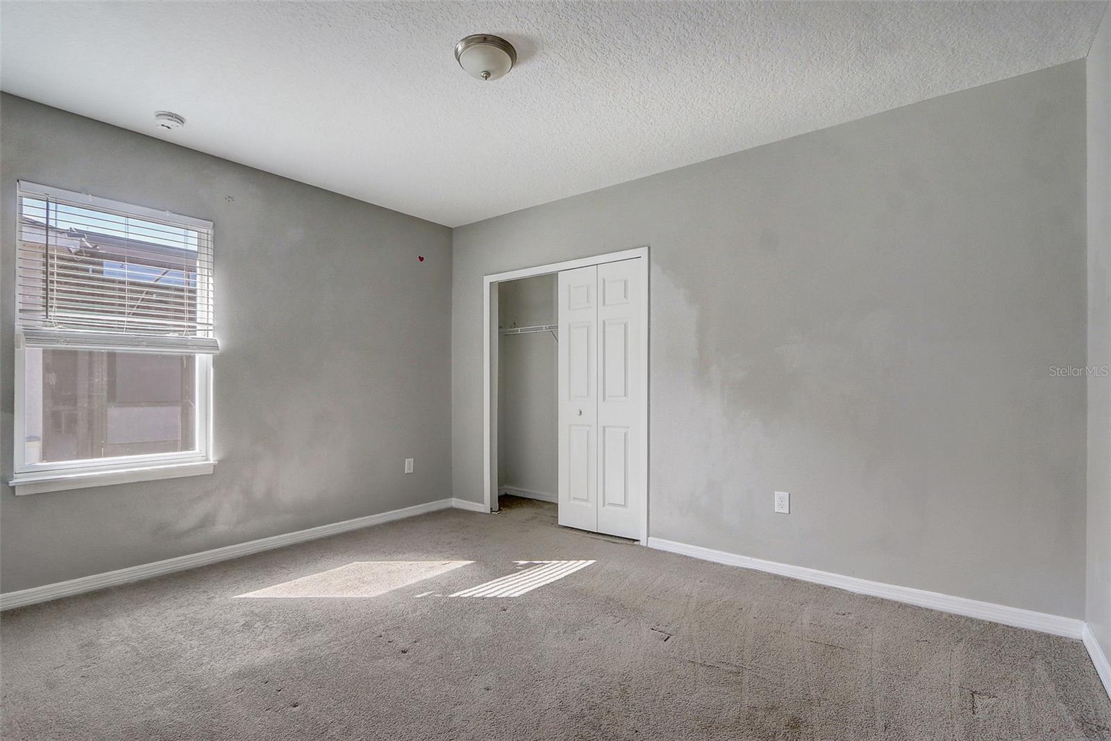 Image 20 of 30 For 4957 Castle Street E