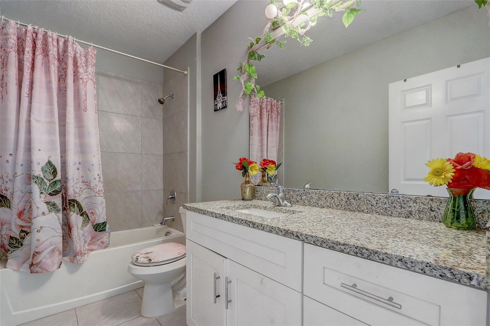 Image 21 of 30 For 4957 Castle Street E