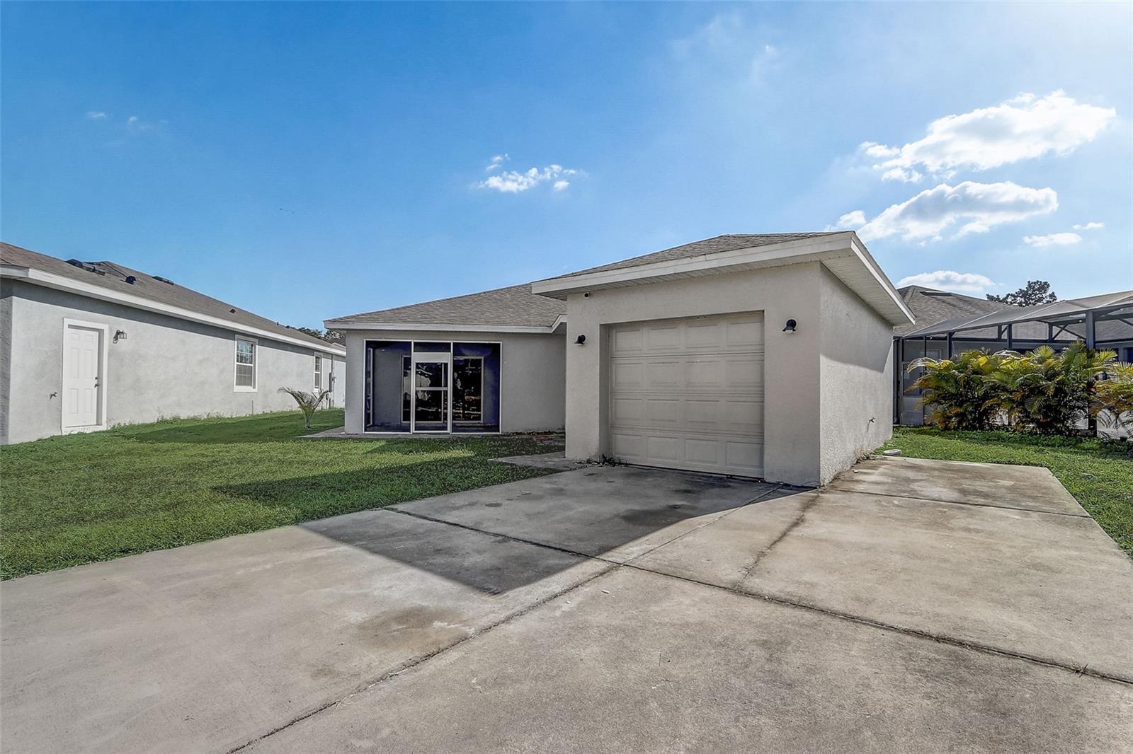 Image 24 of 30 For 4957 Castle Street E