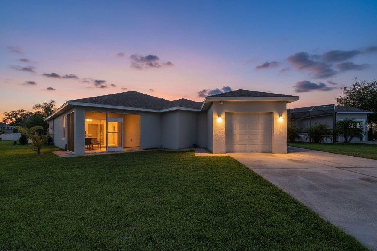 Image 25 of 30 For 4957 Castle Street E