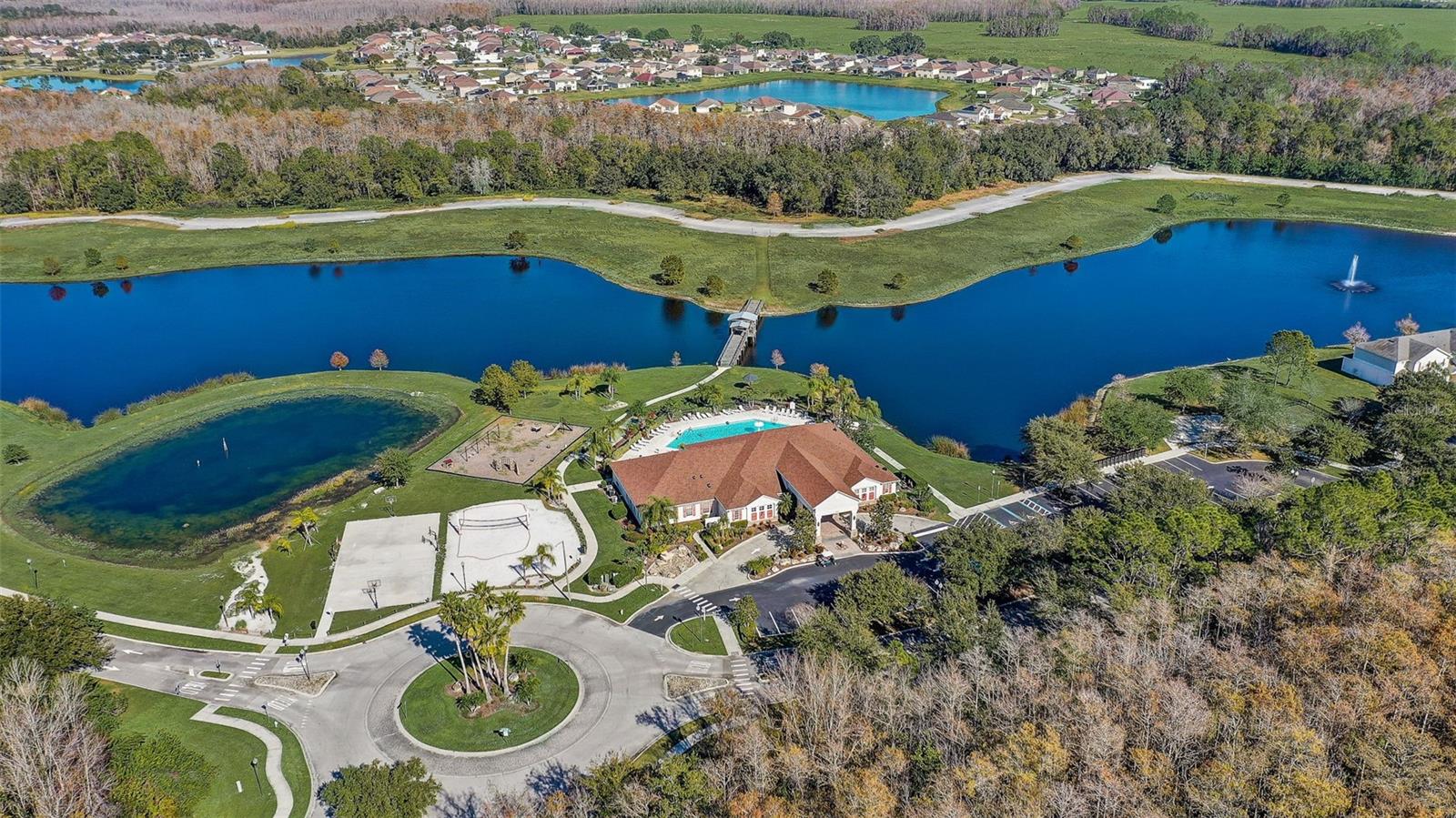 Image 28 of 30 For 4957 Castle Street E