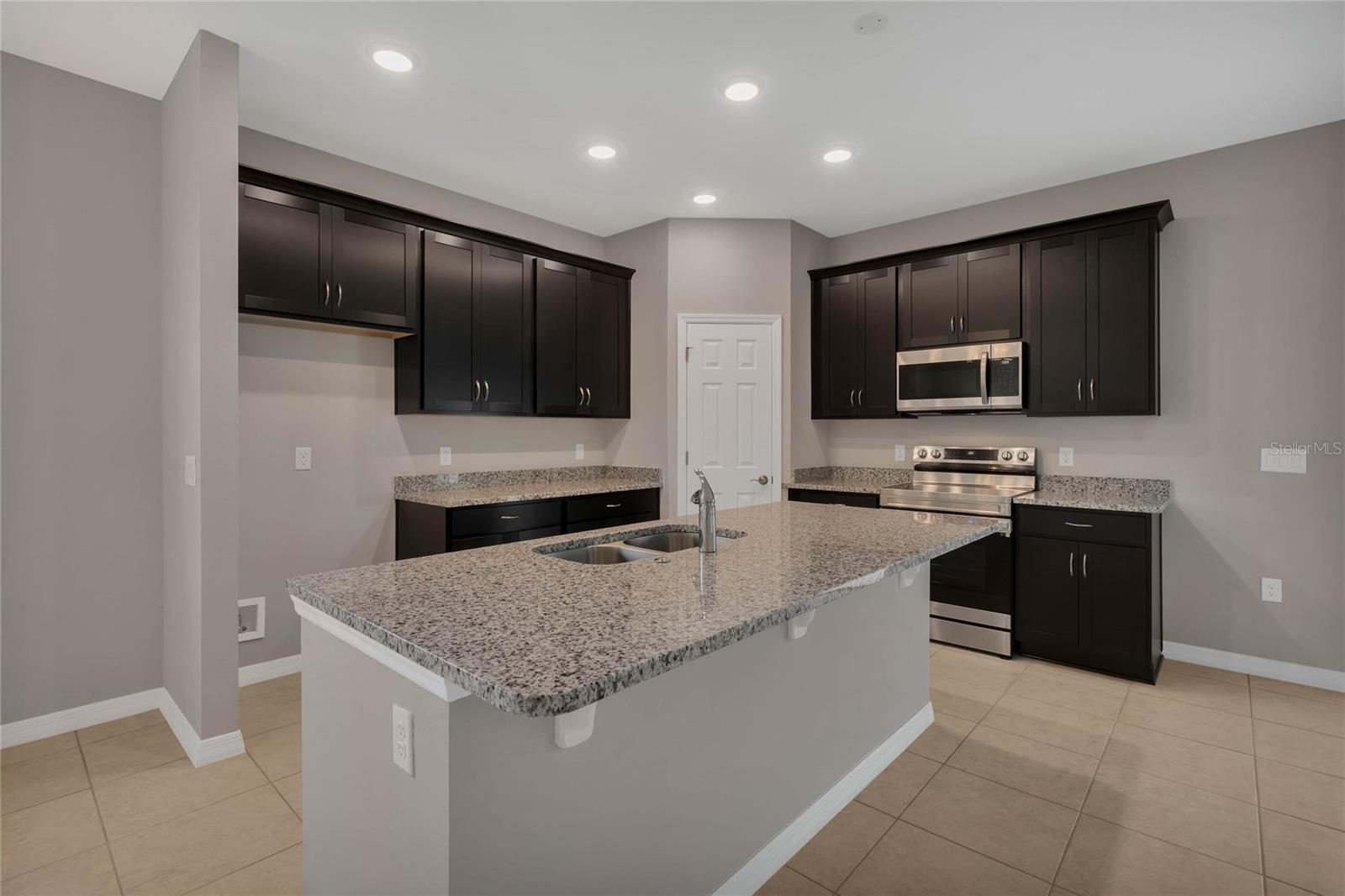 Image 12 of 41 For 1124 Clay Boulevard