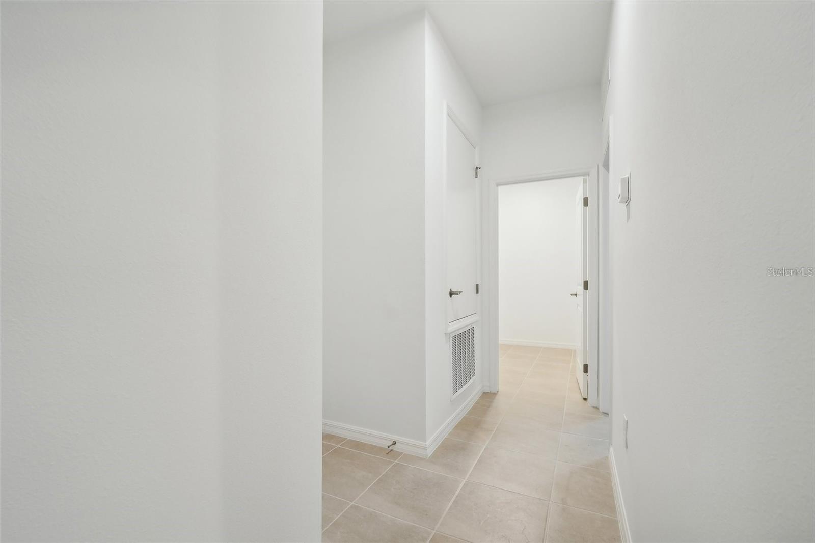 Image 18 of 41 For 1124 Clay Boulevard