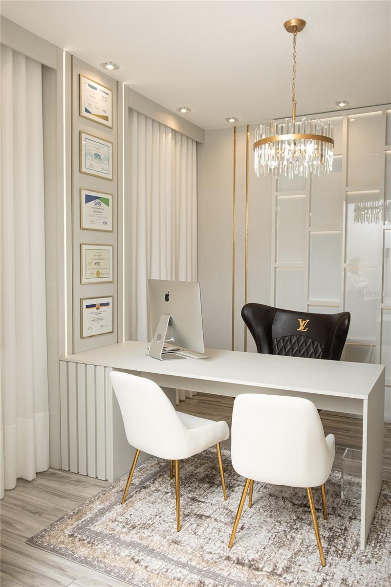 Image 10 of 84 For 6160 Hamlin Reserve Boulevard