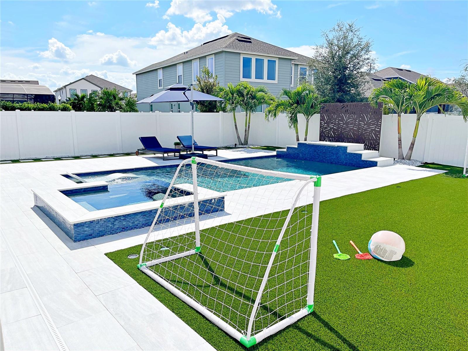 Image 4 of 84 For 6160 Hamlin Reserve Boulevard