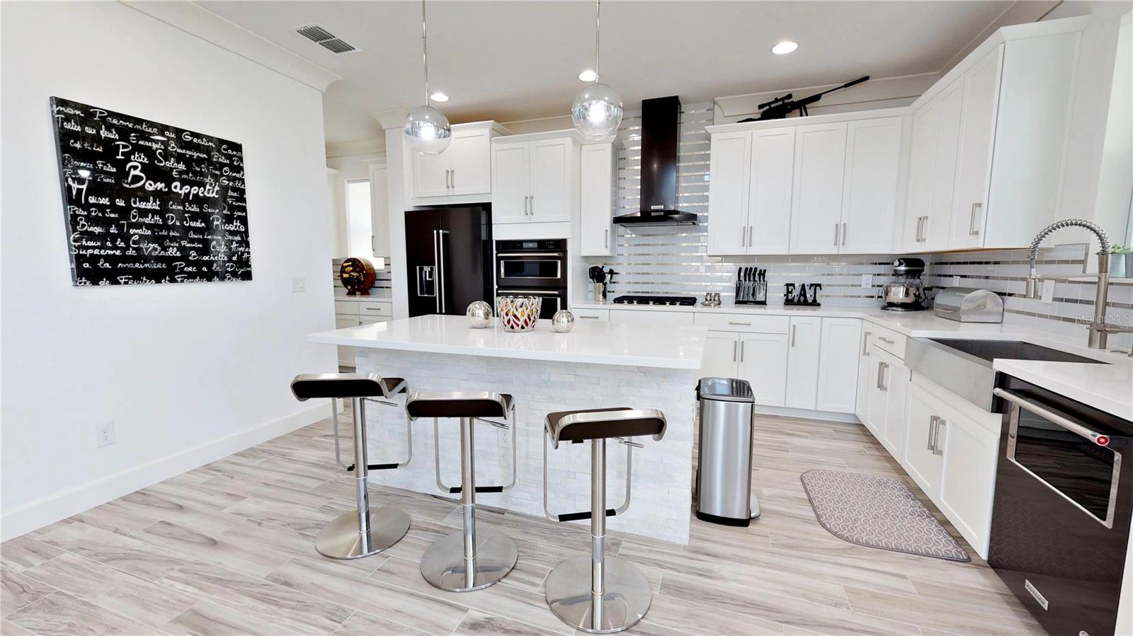 Image 40 of 84 For 6160 Hamlin Reserve Boulevard