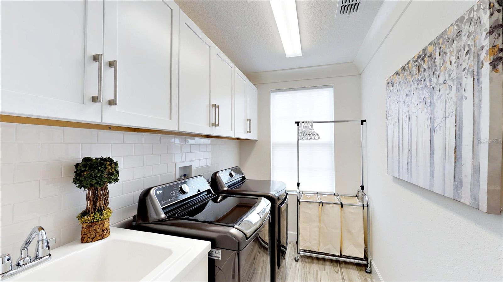 Image 60 of 84 For 6160 Hamlin Reserve Boulevard