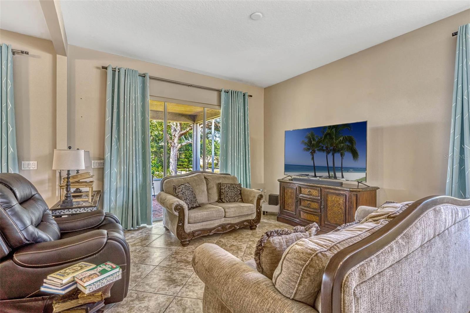 Image 7 of 20 For 115 Crescent Moon Drive