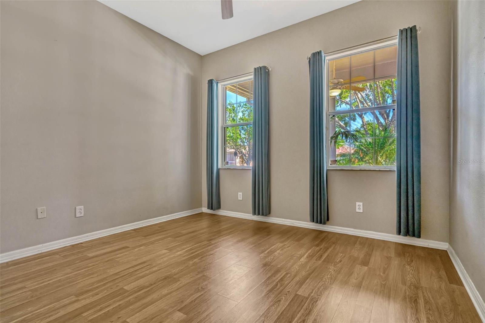 Image 8 of 20 For 115 Crescent Moon Drive