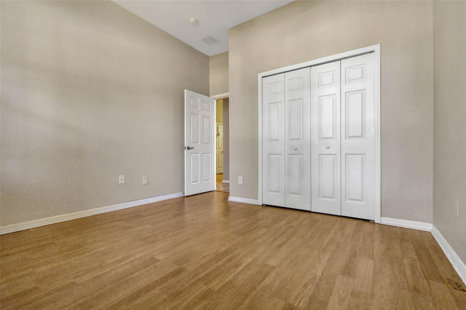 Image 9 of 20 For 115 Crescent Moon Drive