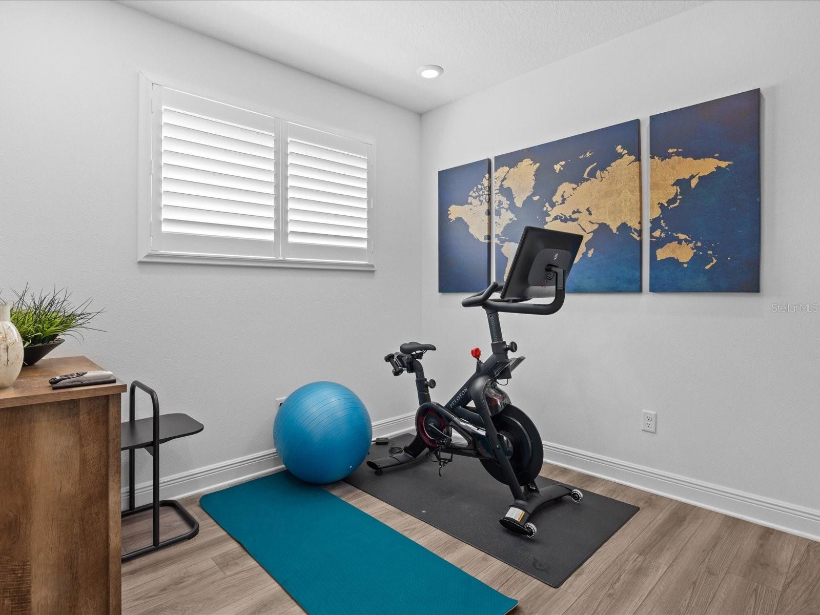 Image 12 of 33 For 832 Desert Mountain Court