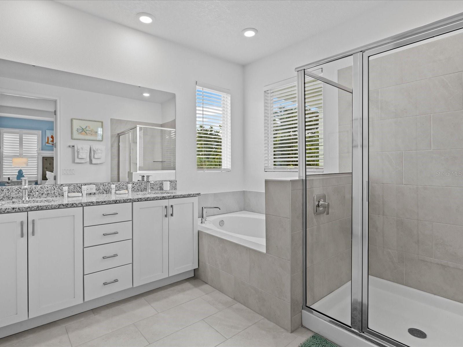 Image 15 of 33 For 832 Desert Mountain Court