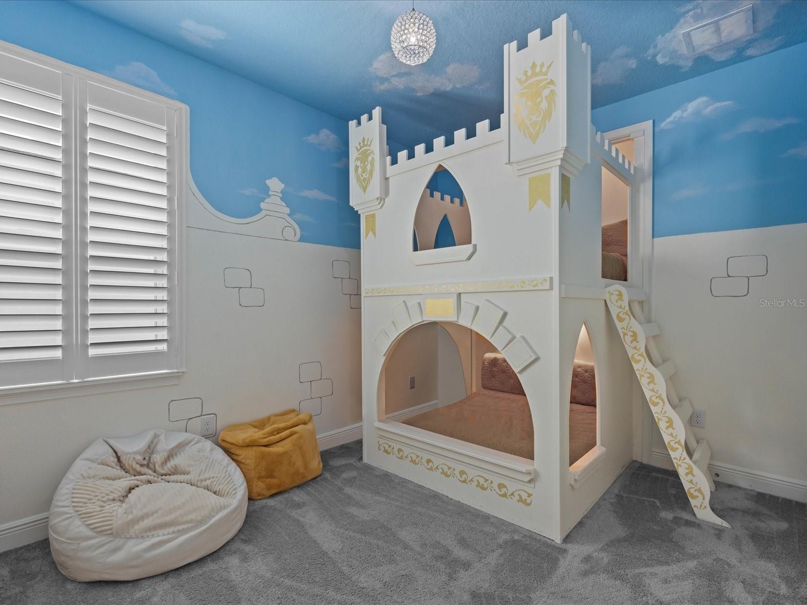 Image 17 of 33 For 832 Desert Mountain Court