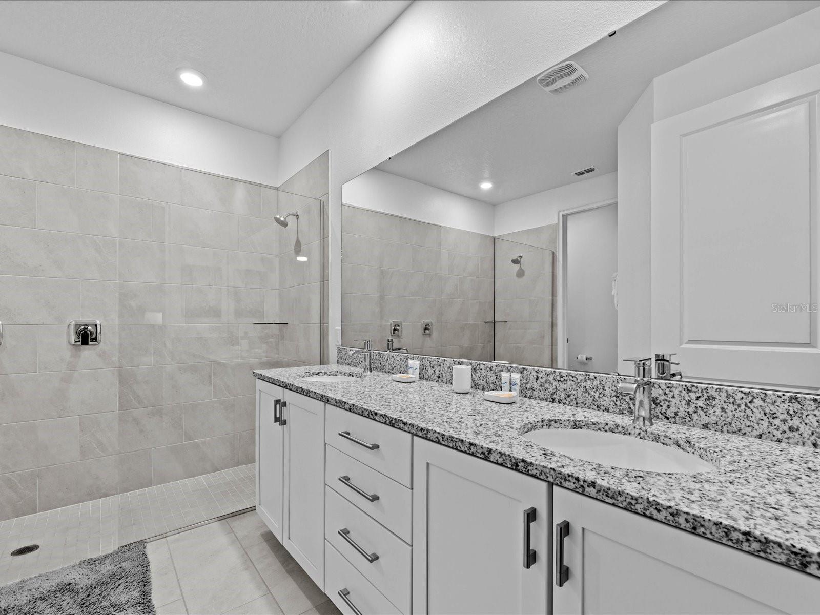 Image 21 of 33 For 832 Desert Mountain Court