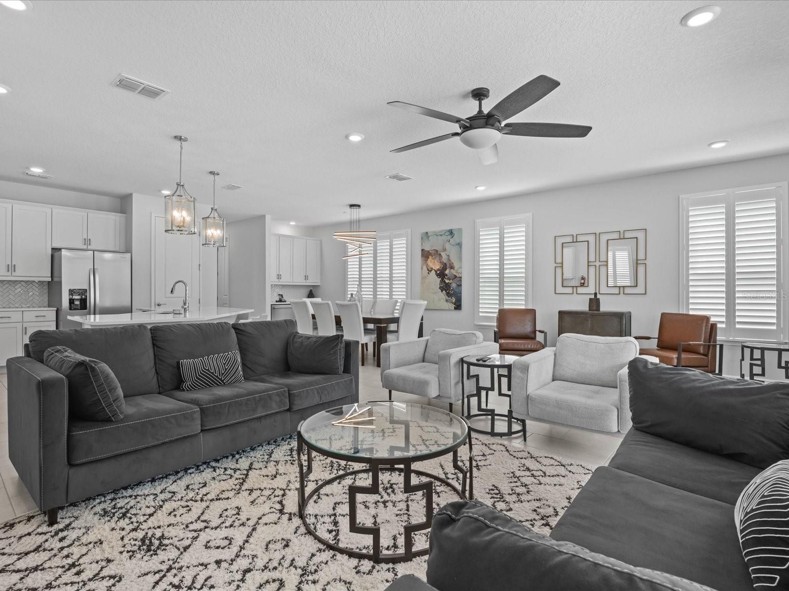 Image 3 of 33 For 832 Desert Mountain Court