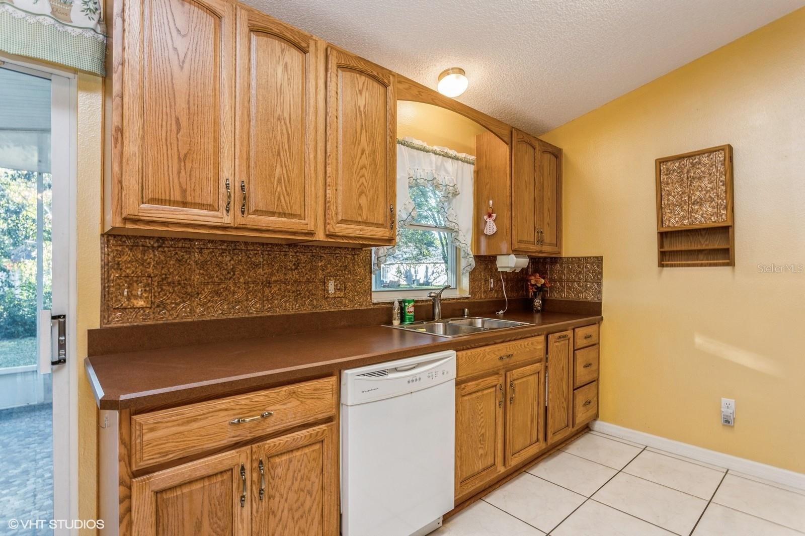 Image 5 of 16 For 8 Lake Jackson Court