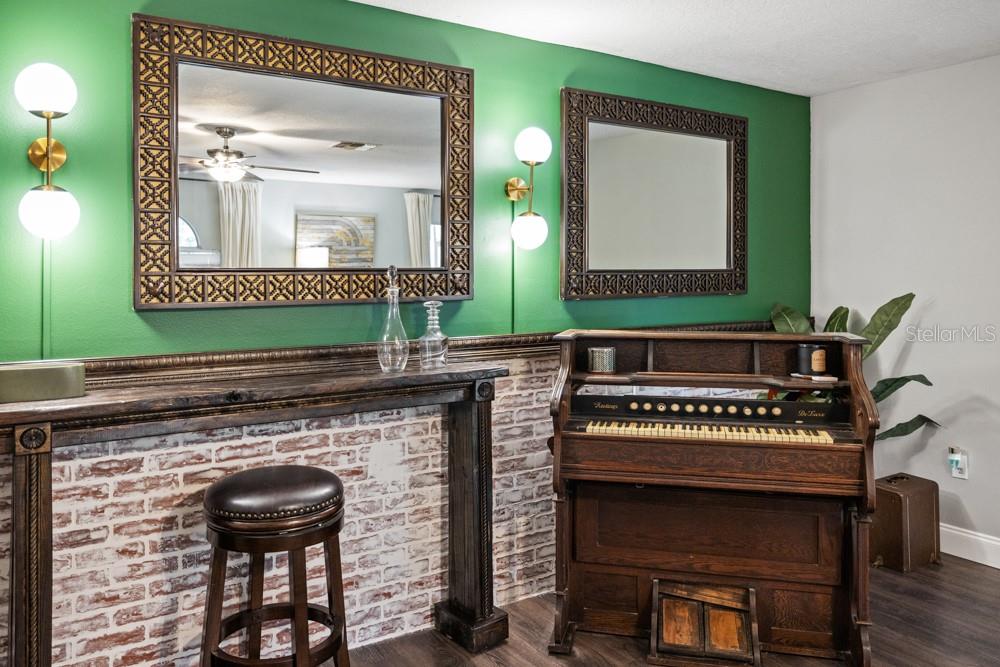 Image 10 of 62 For 707 Monte Vista Way