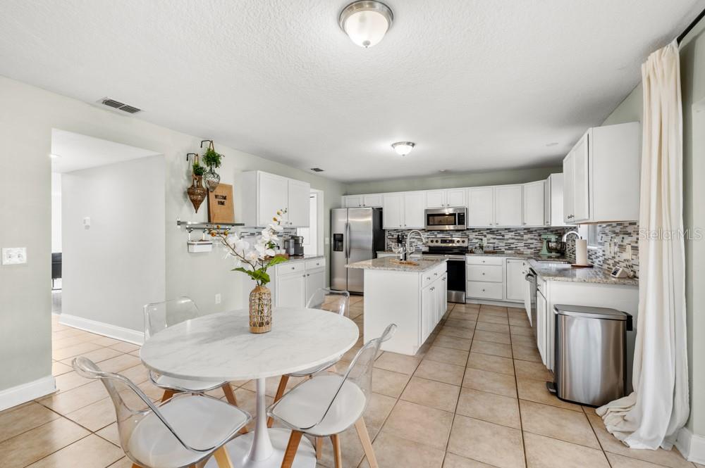 Image 17 of 62 For 707 Monte Vista Way