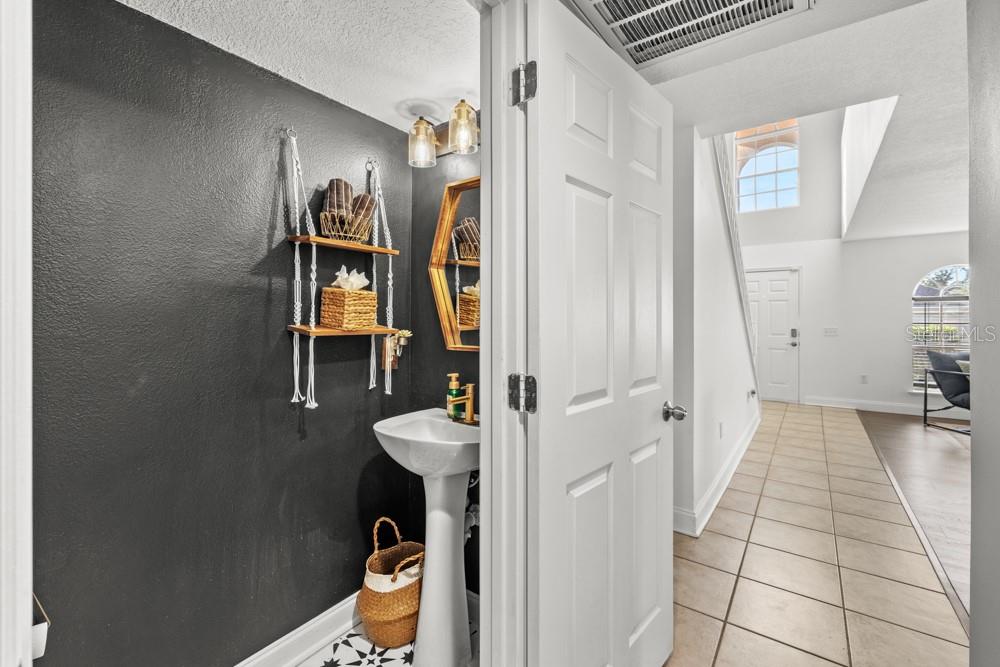 Image 25 of 62 For 707 Monte Vista Way