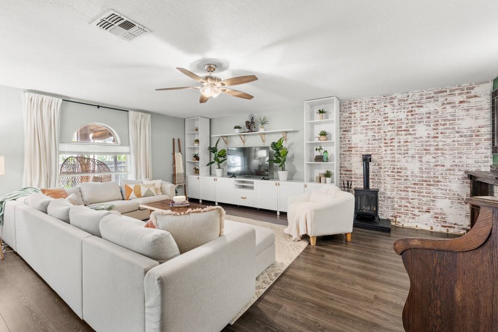 Image 3 of 62 For 707 Monte Vista Way