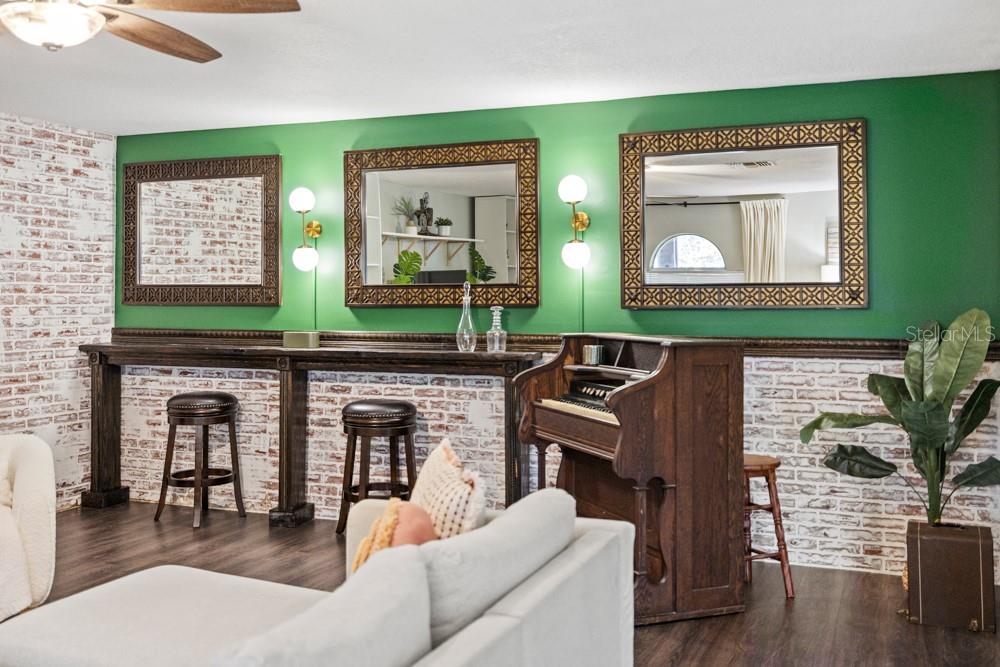 Image 8 of 62 For 707 Monte Vista Way