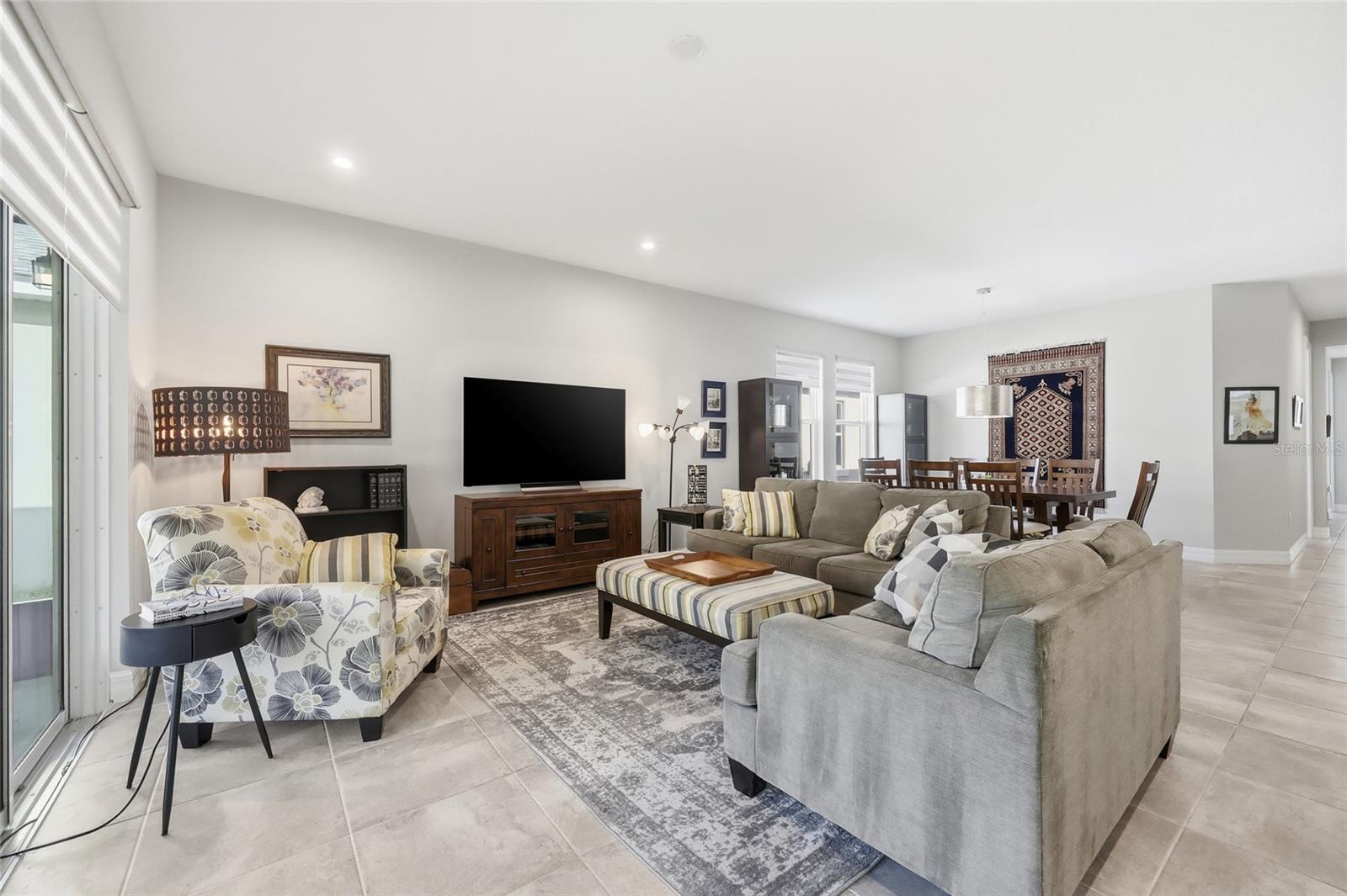 Image 16 of 88 For 2452 Varenna Loop