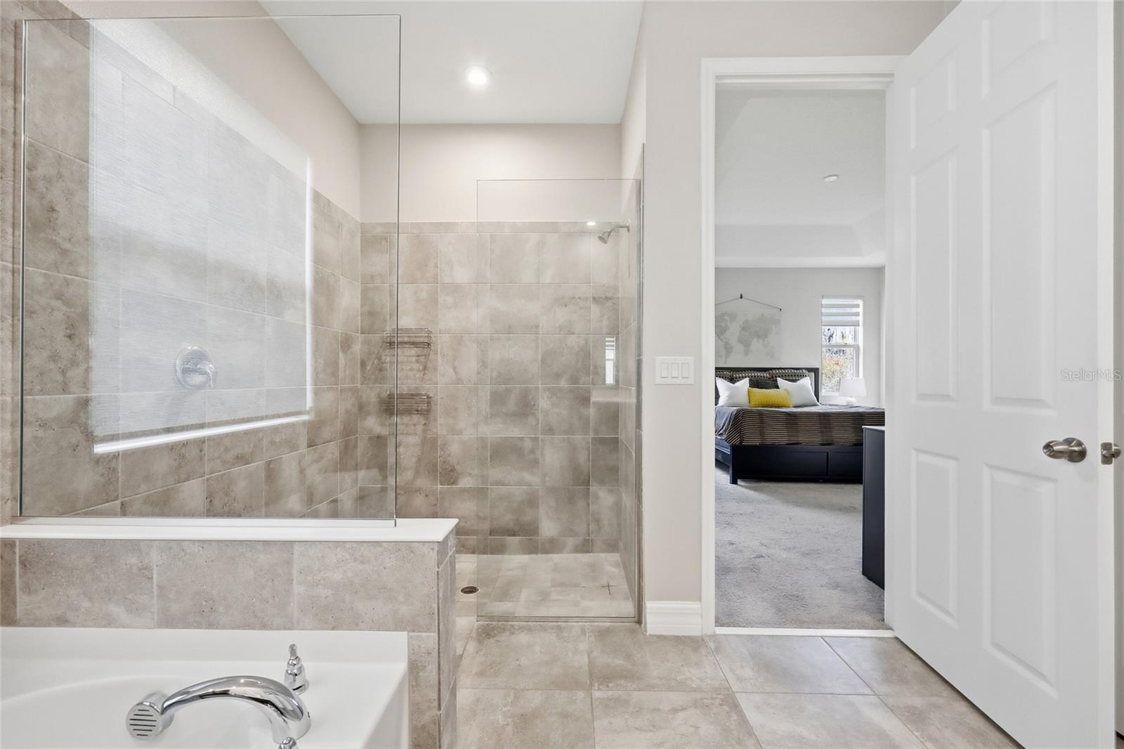 Image 22 of 88 For 2452 Varenna Loop