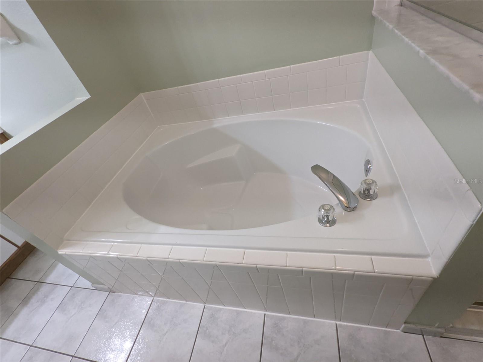 Image 12 of 26 For 1729 Snaresbrook Way