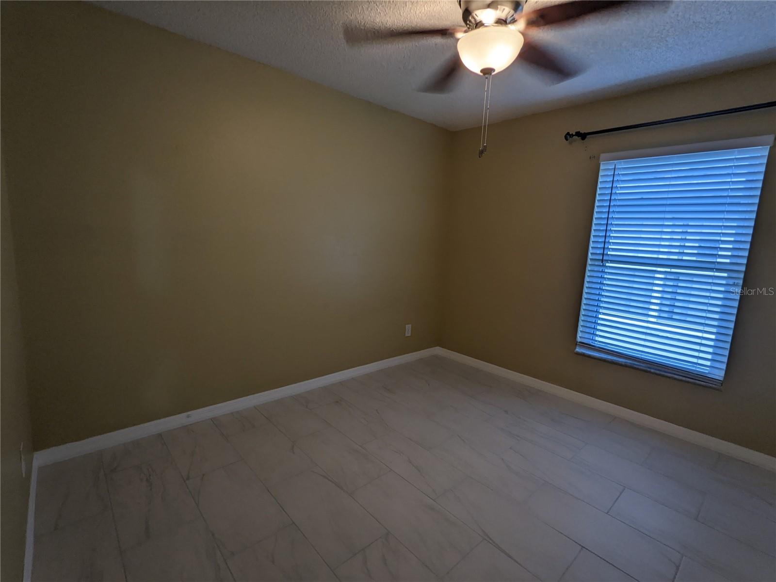 Image 18 of 26 For 1729 Snaresbrook Way