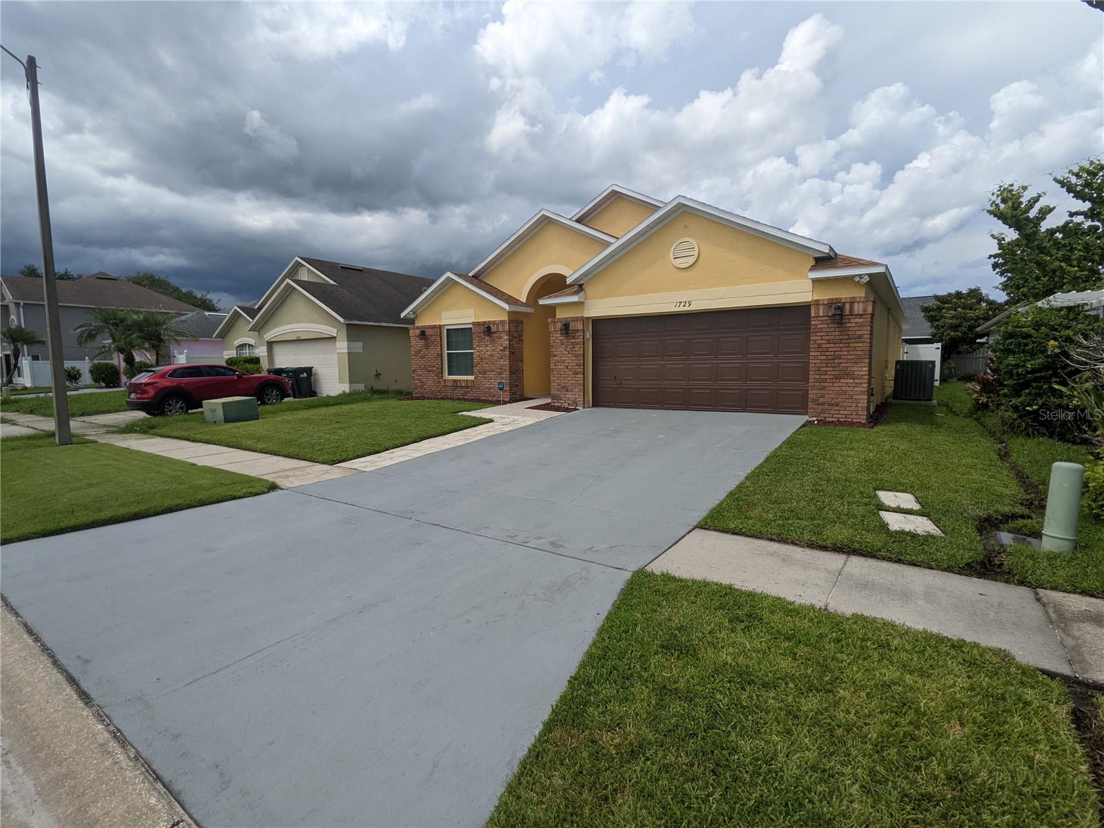 Image 4 of 26 For 1729 Snaresbrook Way