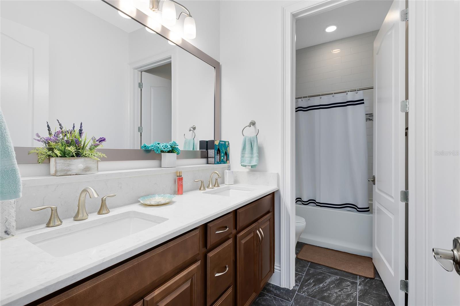 Image 11 of 52 For 13319 Alderley Drive