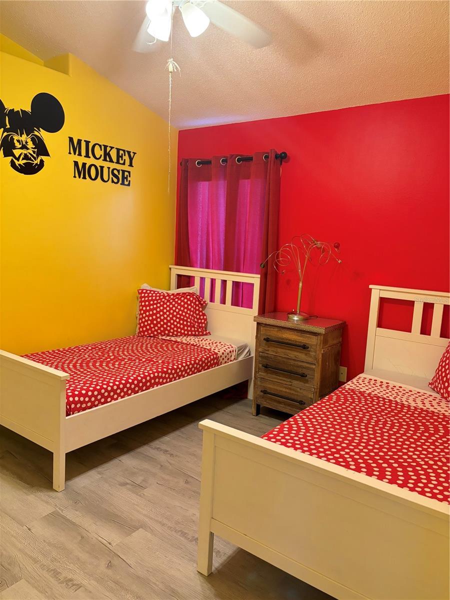 Image 21 of 35 For 8067 Roaring Creek Court