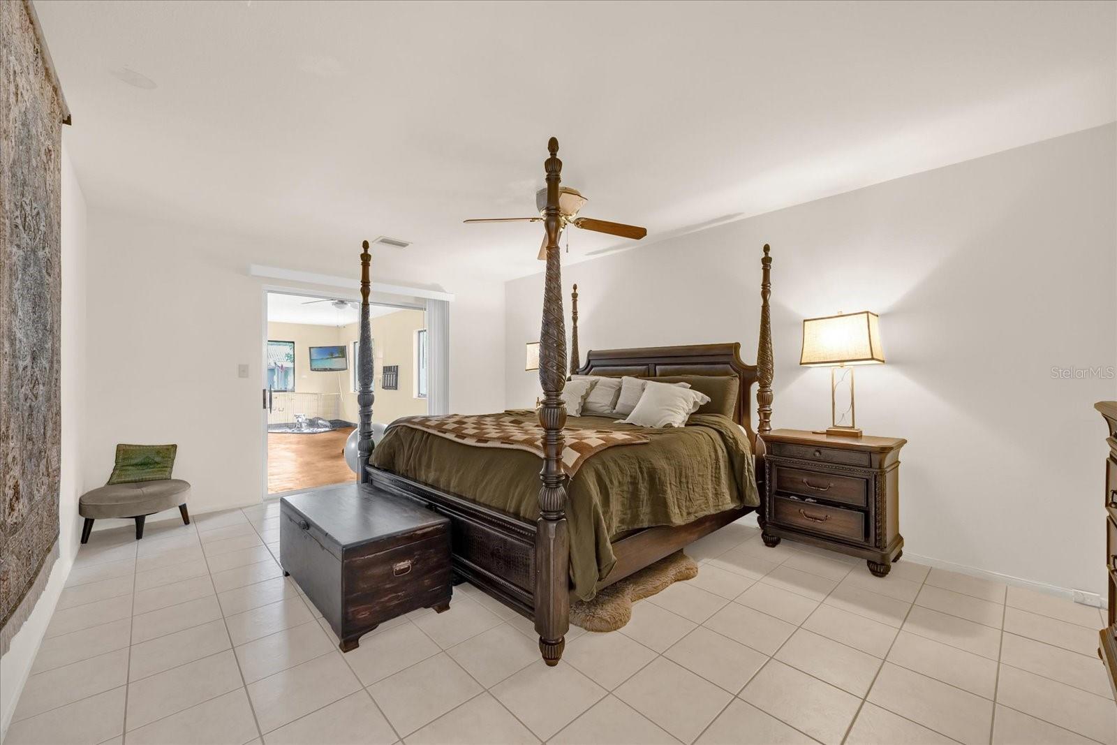 Image 13 of 42 For 5237 Gateway Avenue