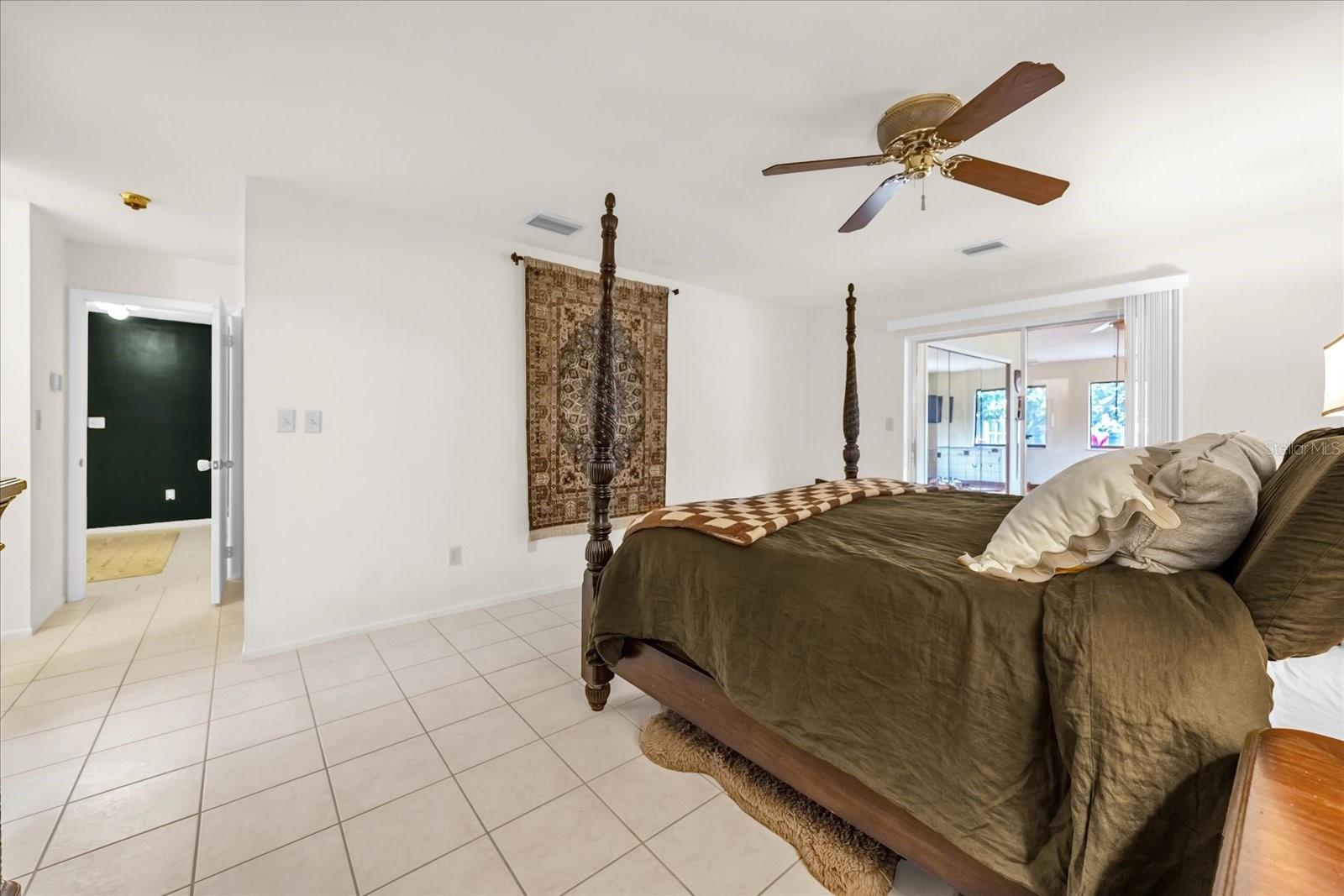 Image 15 of 42 For 5237 Gateway Avenue