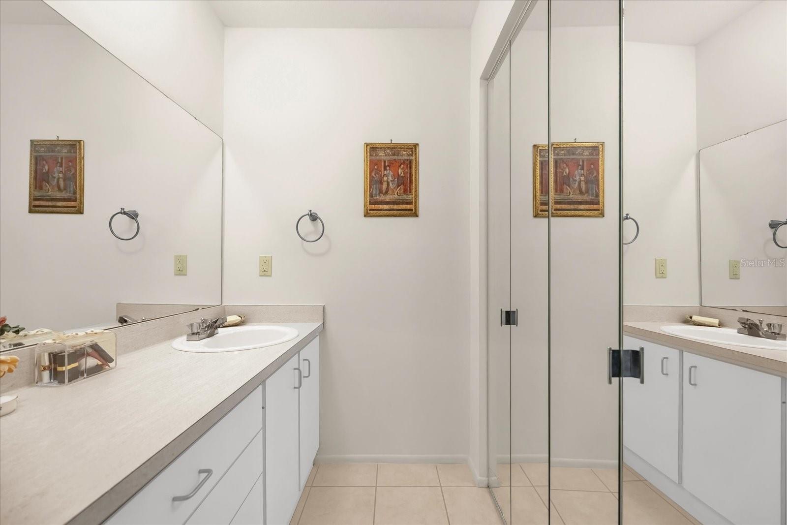 Image 17 of 42 For 5237 Gateway Avenue